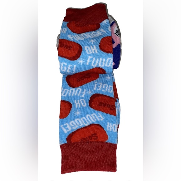 A Christmas Story Crew Socks 2 Pair Men 8-12 Blue Pink Bunny Ralphie Oh Fudge - Picture 9 of 12